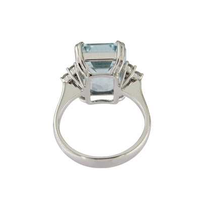 Anello acquamarina naturale ottagonale ct 7,50 e brillanti ct 0,20