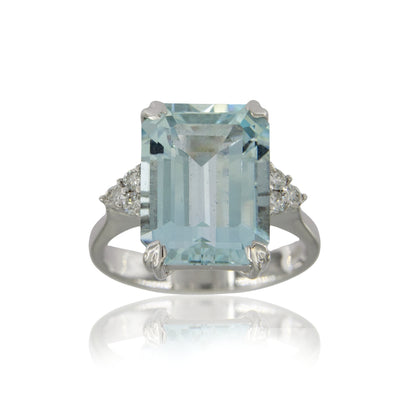 Anello acquamarina naturale ottagonale ct 7,50 e brillanti ct 0,20