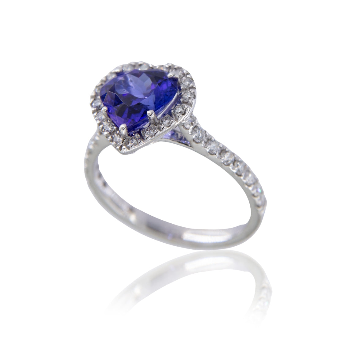 Anello tanzanite naturale taglio a cuore ct 2,70 e brillanti ct 0,55