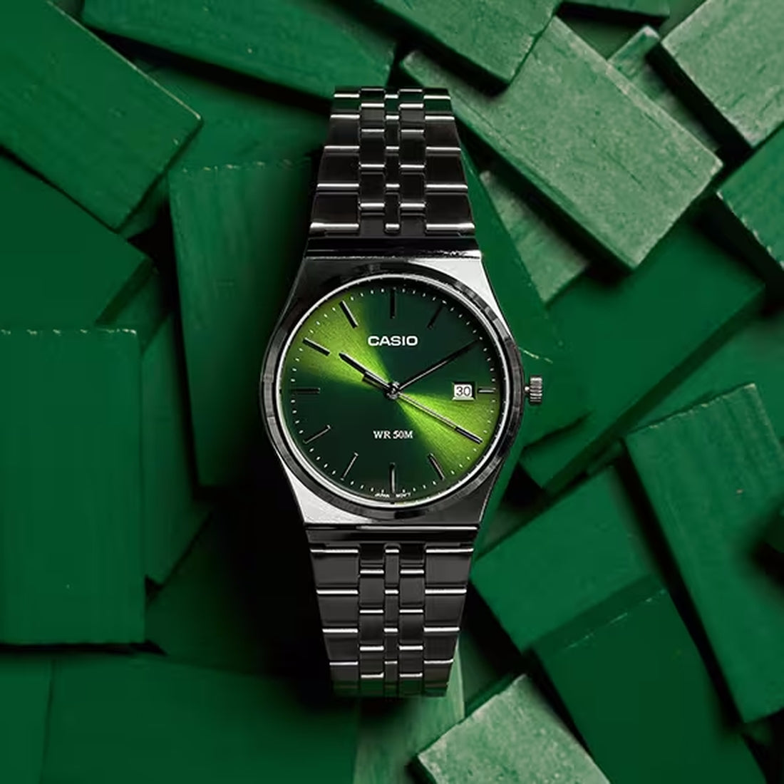 Casio Serie Lq (31,5 Mm) Quadrante Verde / Cinturino In Resina LQ-24B Casio Serie Lq (31,5 Mm) Quadrante Verde / Cinturino In Resina LQ-24B