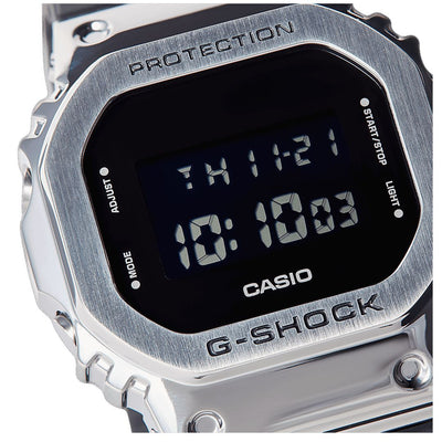 Orologio G-Shock GM-5600-1ER Metal in resina e acciaio